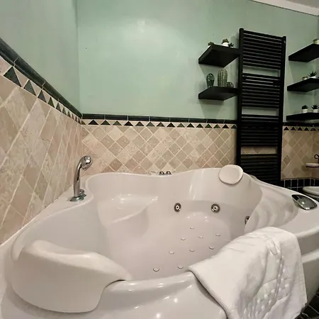 Il Borghetto - Casetta Rustica Con Piscina E Jacuzzi Nel Chianti 公寓 *